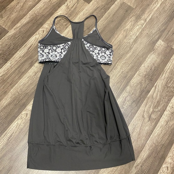 Lululemon Athletic Top size 8 - Picture 6 of 6